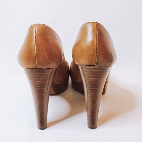 Stuart Weitzman Open Toe Crisscross Pumps in 10M - Picture 8 of 14